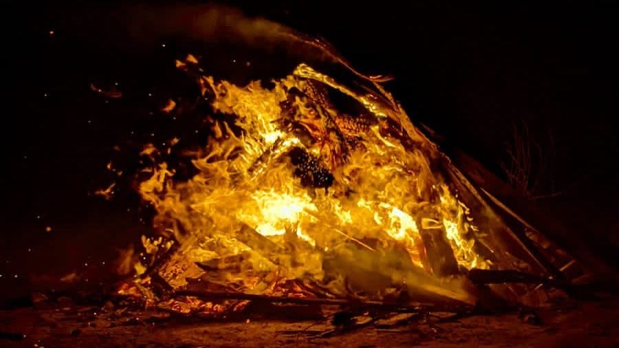 What an enjoyable Friday nigght with my lovely family and friends at casenbas beach. We have to s (1)