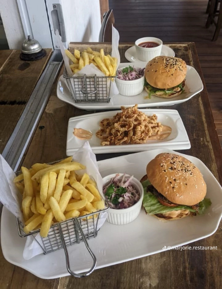 Traditional Lucian Burgers